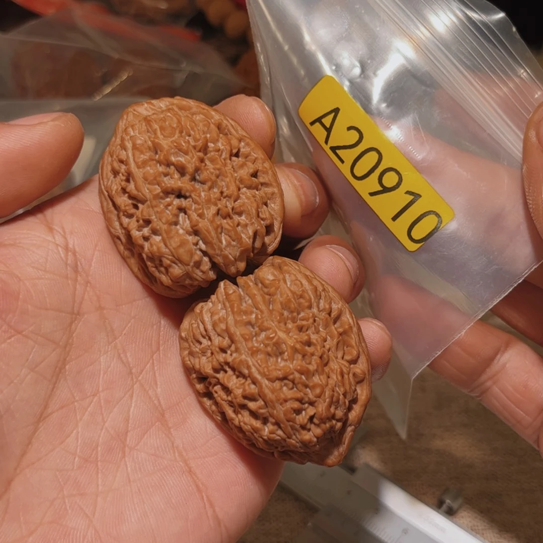 文玩核桃吊坠蒜头