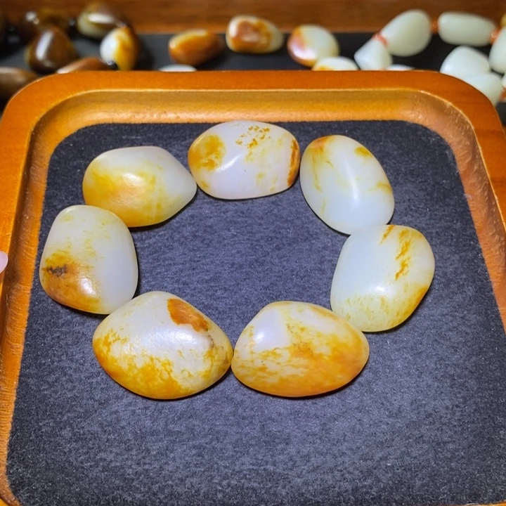 和田玉未镶嵌手串