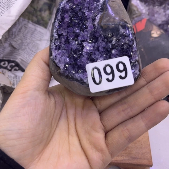 紫晶水晶摆件未镶嵌