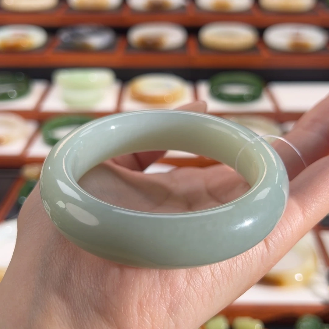 和田玉手镯未镶嵌且末蓝