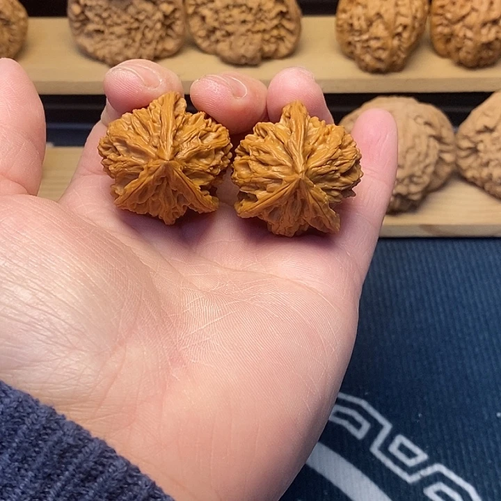 核桃文玩核桃盘山三棱33