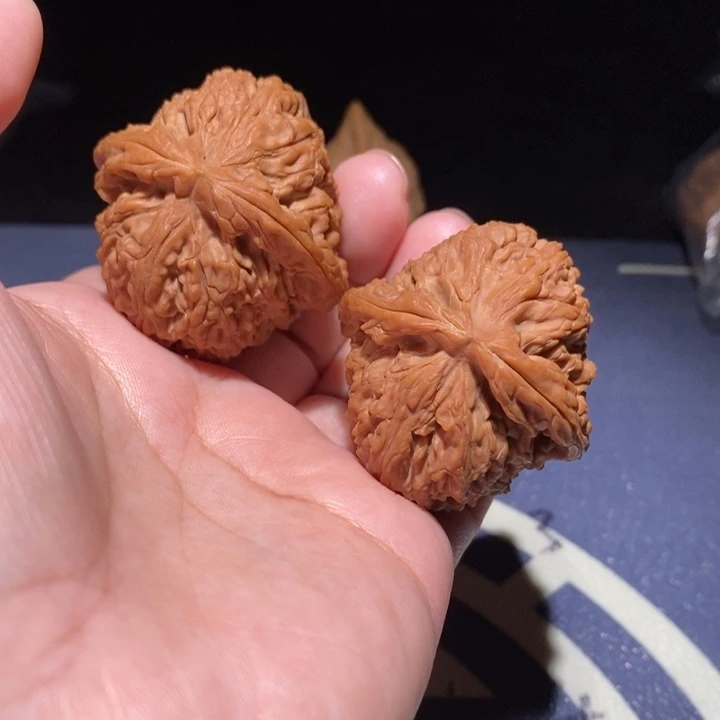 钟***情吊坠文玩核桃41南疆石