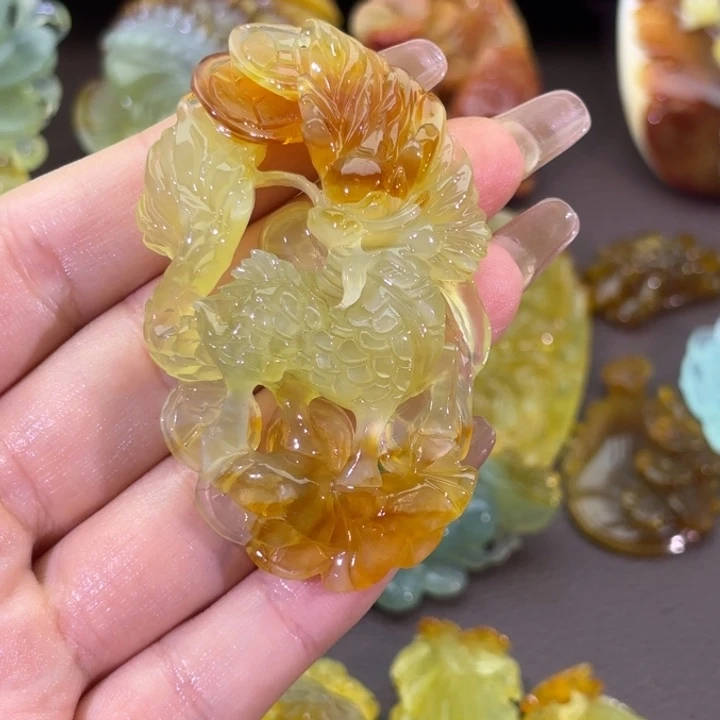 未镶嵌蛇纹石玉颈饰月**影