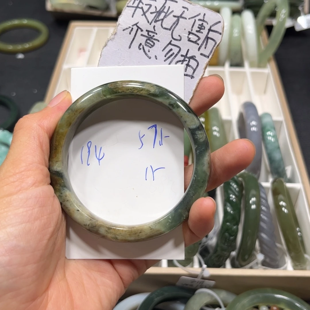 未镶嵌蛇纹石玉手镯
