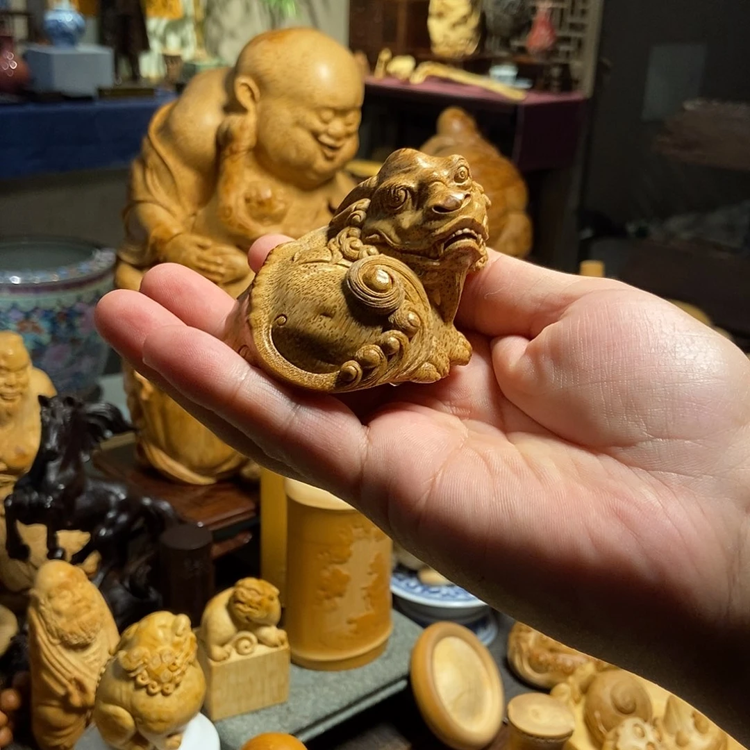 芳***」竹精品杨国强竹根雕瑞兽手把件