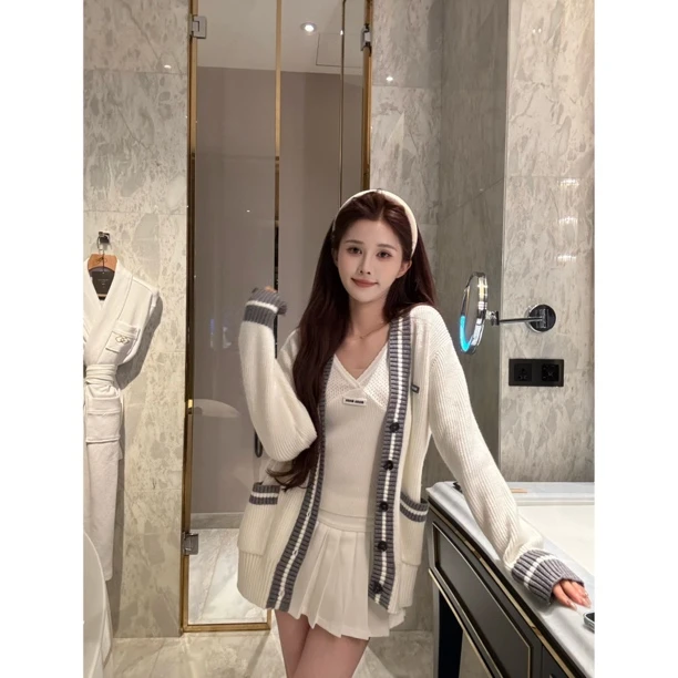 【SALE服饰】厚款秋季毛针织衫V领修身型常规款极简风针织开衫