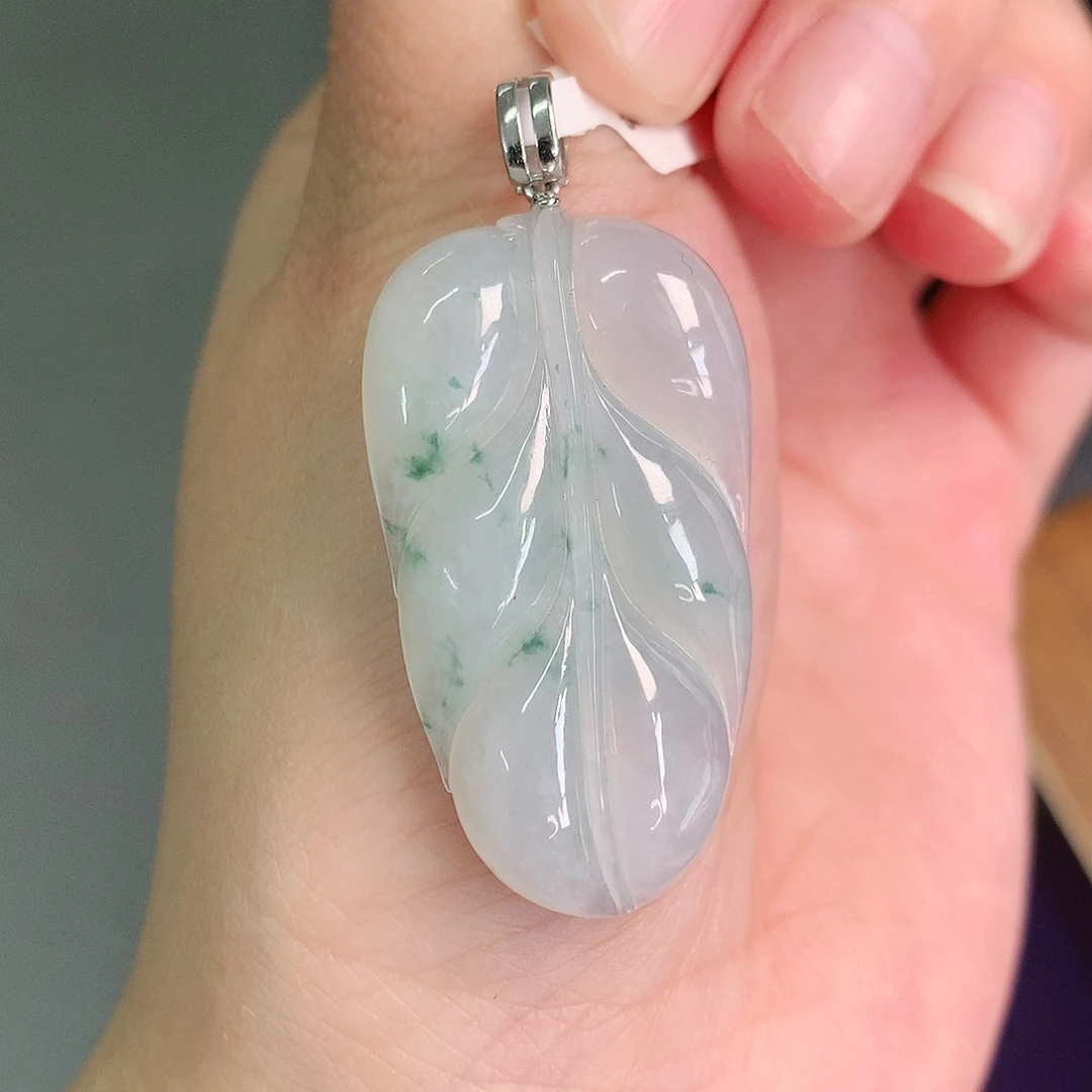 翡翠18K金镶嵌颈饰飘花大叶子37.6、21.2、5.3