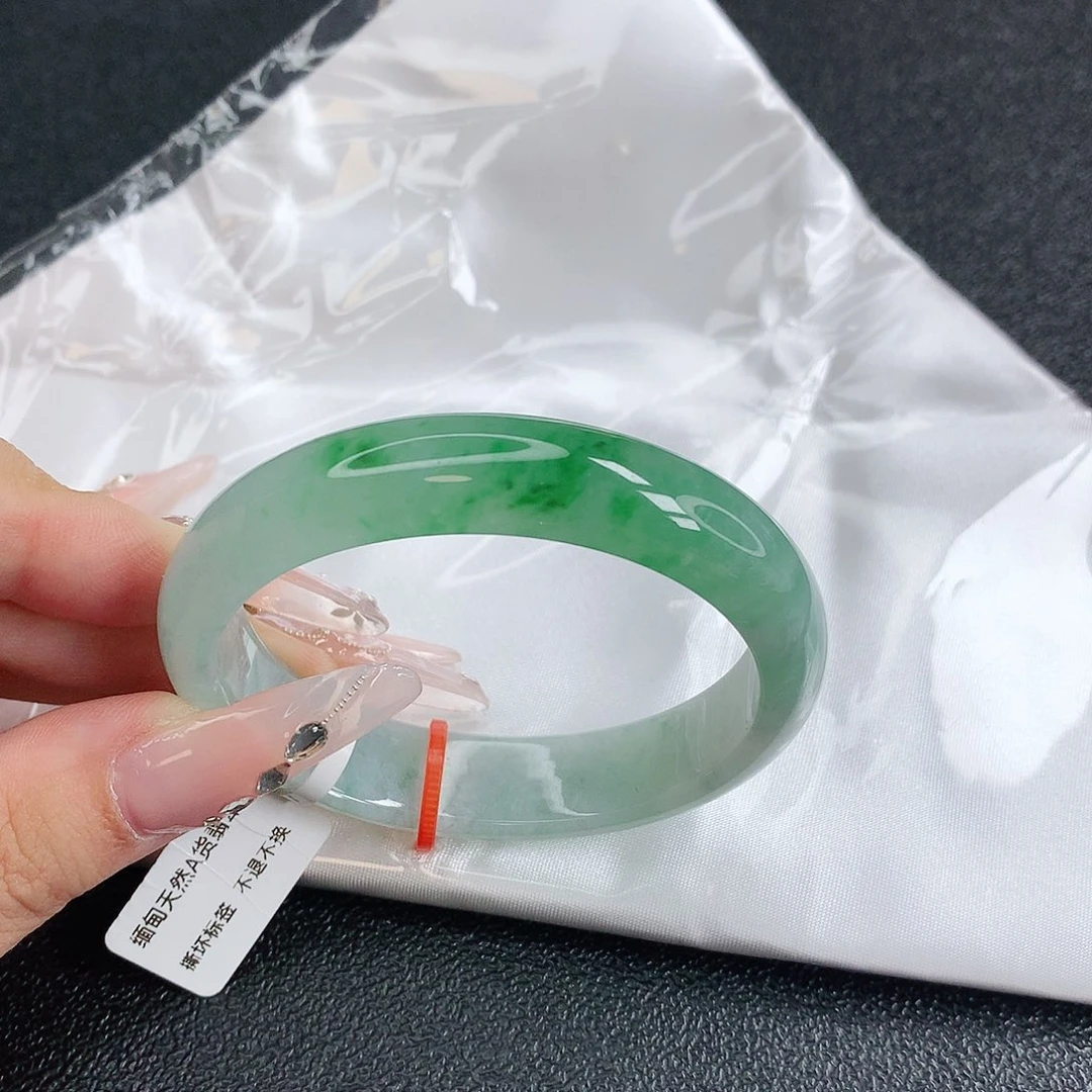 【闪购商品】未镶嵌手镯（贵妃镯）翡翠，54