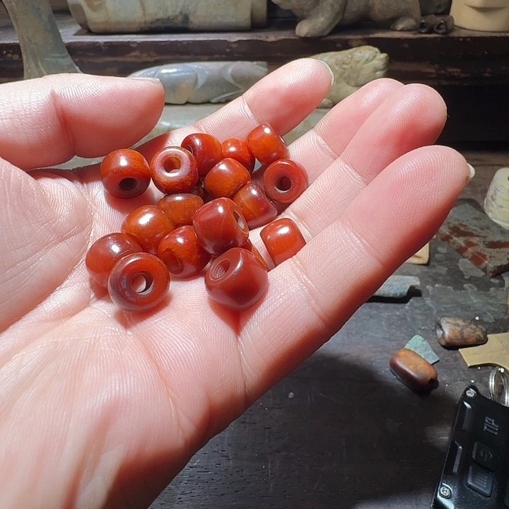 玛瑙/玉髓颈饰未镶嵌阿*?