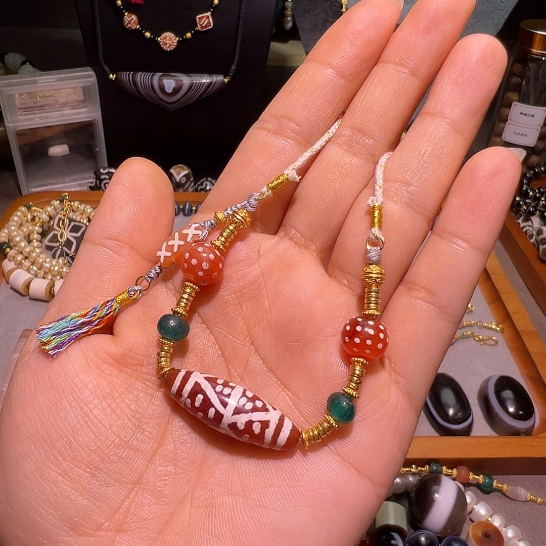 树脂制品多宝锁骨链