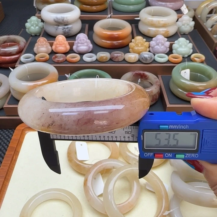 石英岩玉未镶嵌手镯