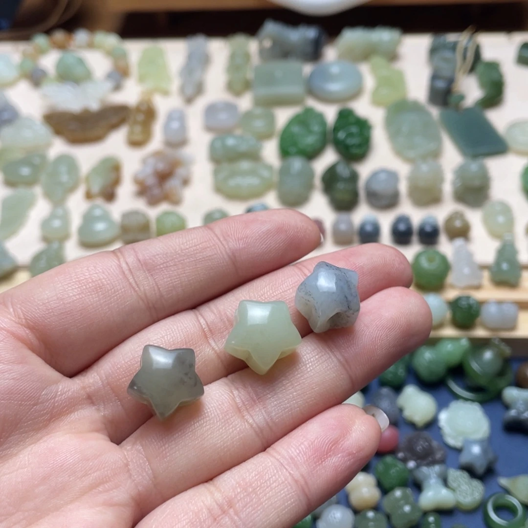 和田玉未镶嵌吊坠(不含链)一个