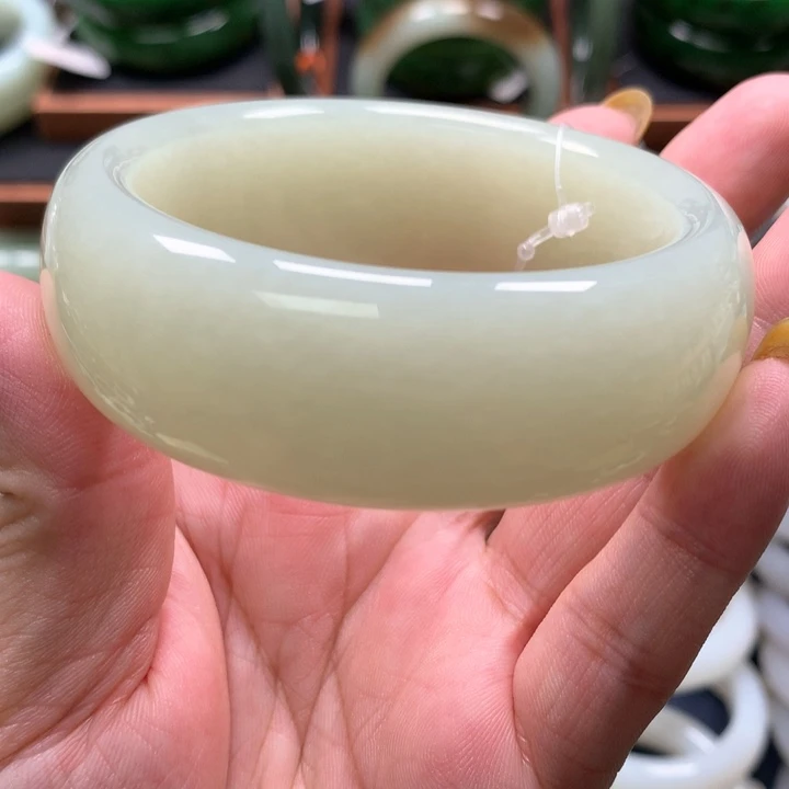 【闪购商品】未镶嵌手镯和田玉