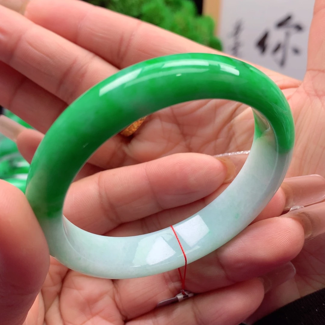 未镶嵌手镯翡翠缅甸