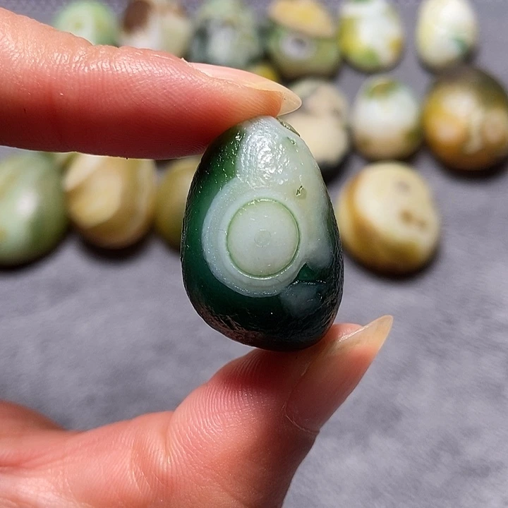 玛瑙/玉髓未镶嵌珠宝奇石