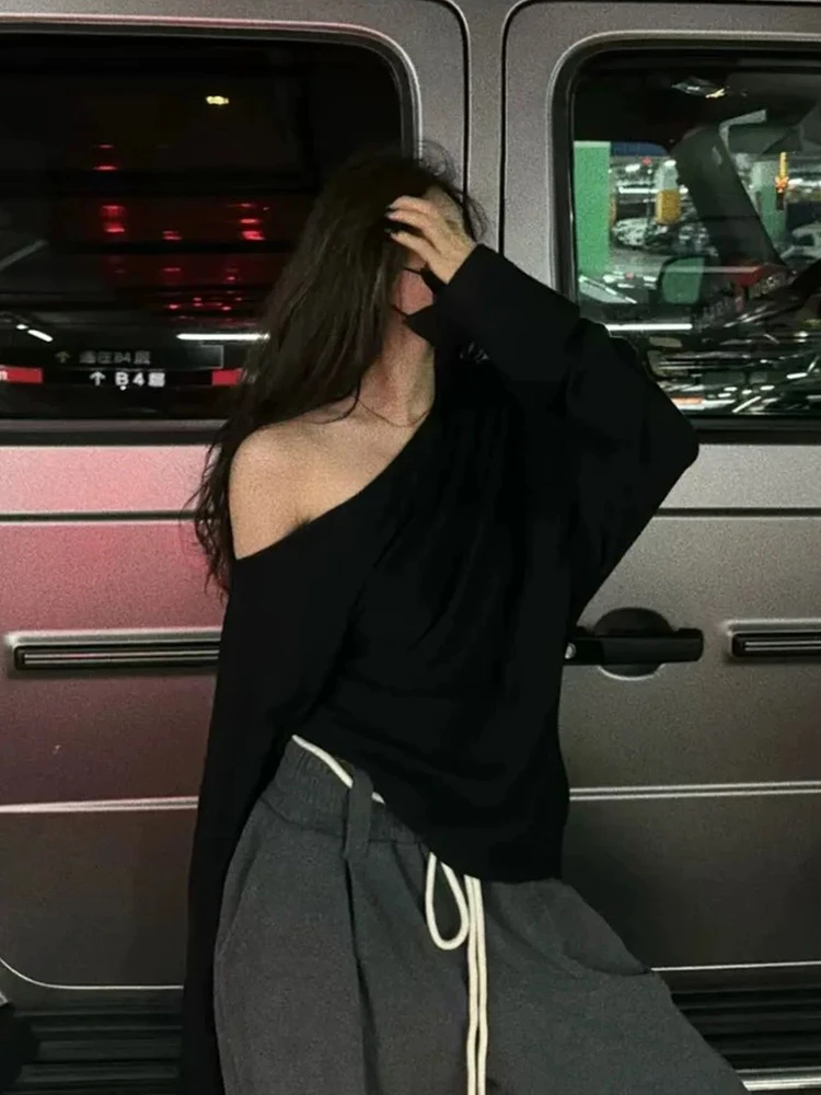 黑色斜肩上衣女高级感早秋新款上衣女宽松露肩斜领长袖t恤打底衫