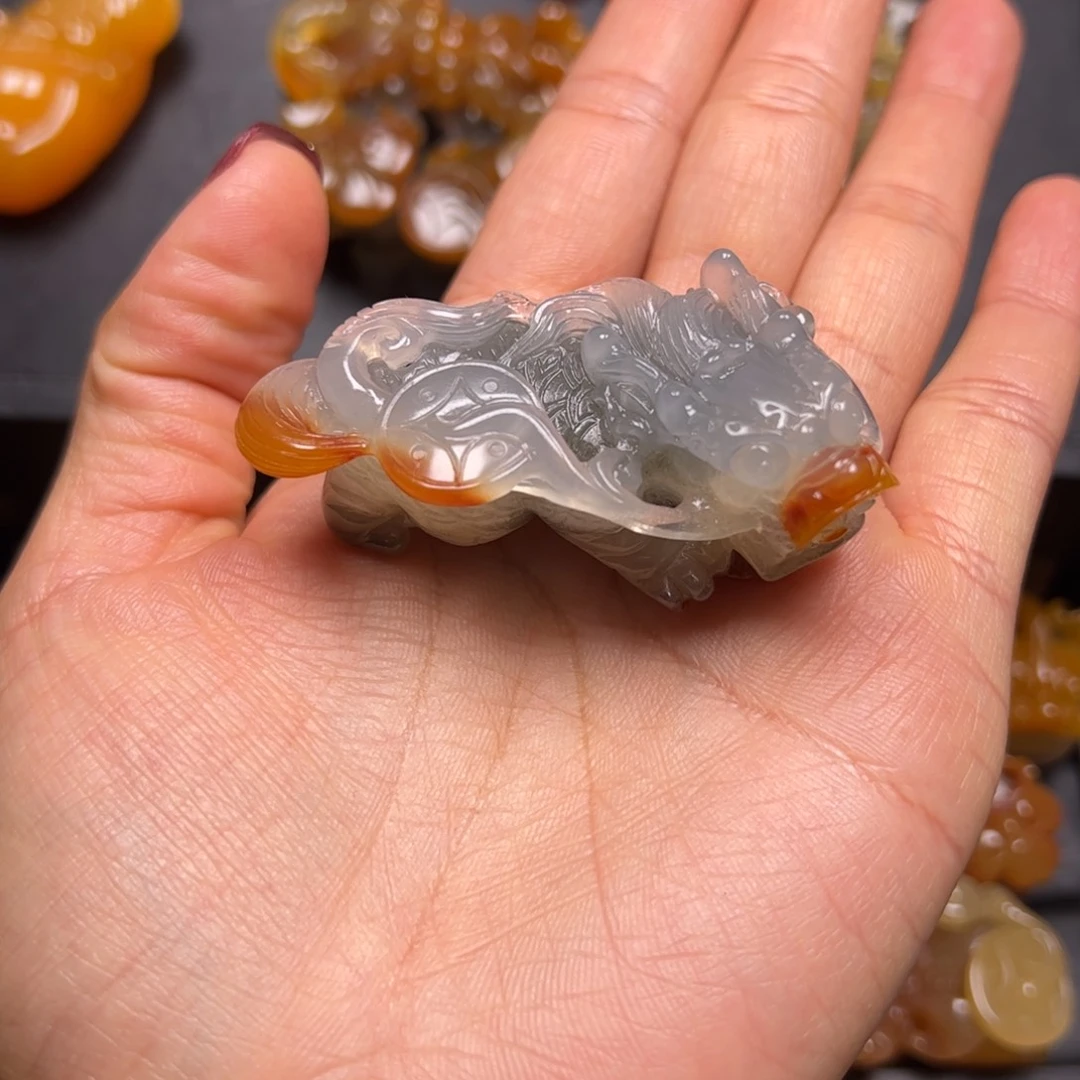 石英质玉（黄龙玉）颈饰未镶嵌k*i