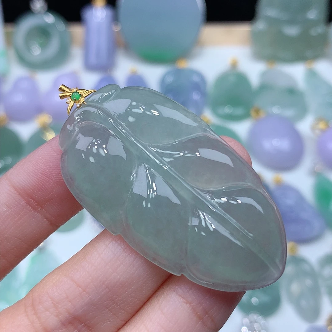 颈饰18K金镶嵌翡翠翡翠