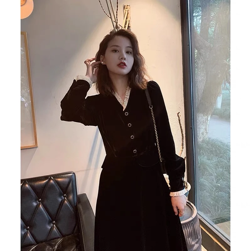 春季新款赫本风假两件宽松法式气质连衣裙显瘦复古小黑裙