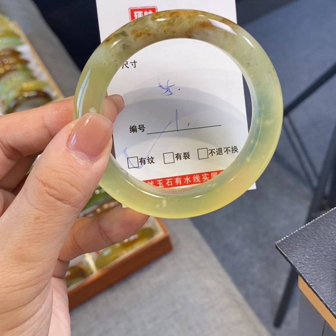 西***熊蛇纹石玉未镶嵌手镯