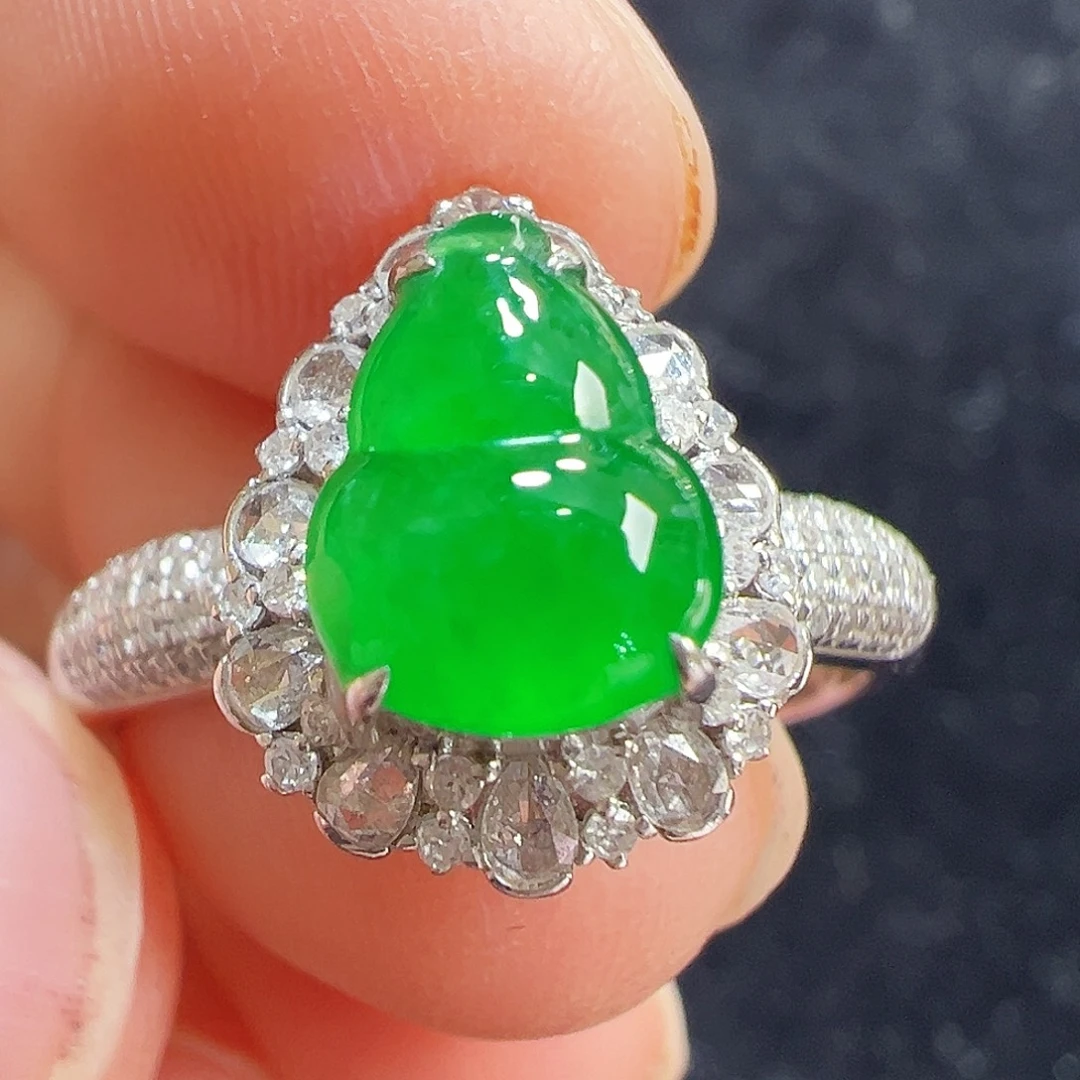 翡翠18K金镶嵌戒指