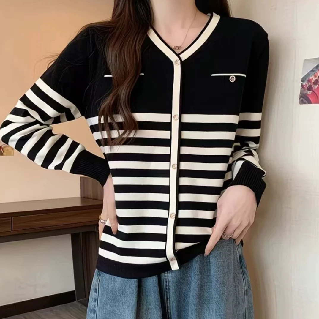 23559 减龄显瘦条纹针织衫