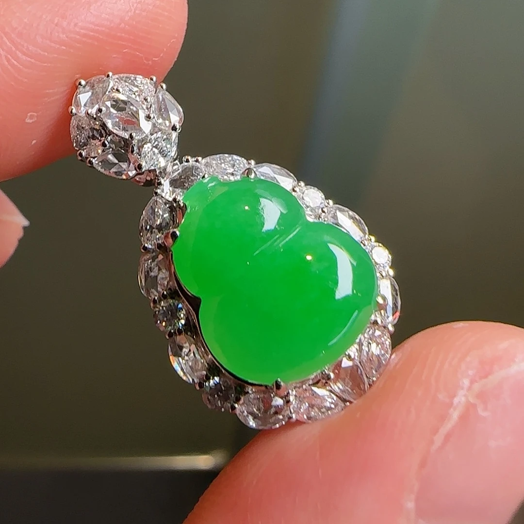 翡翠18K金镶嵌颈饰天然翡翠