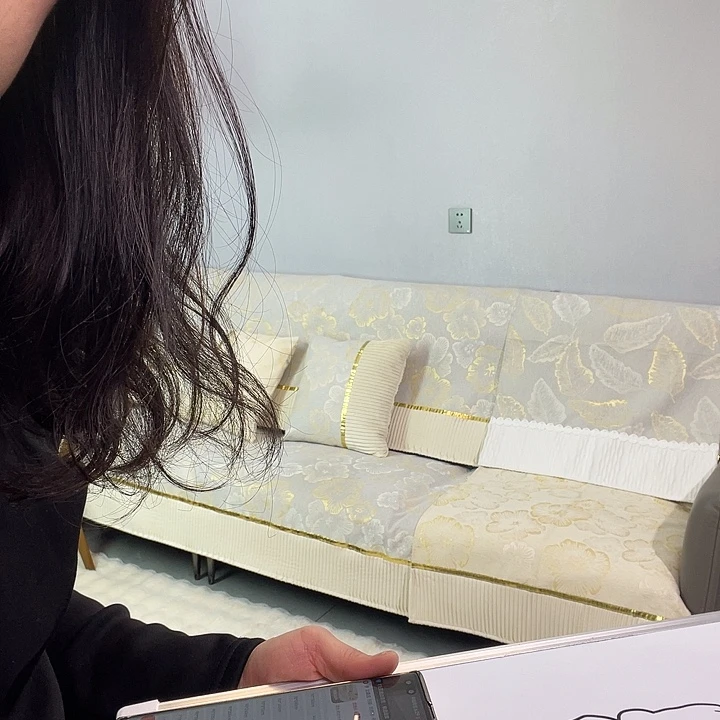 ****$雪尼尔灰色。  90*280。2张。 110*110。90*70。2张