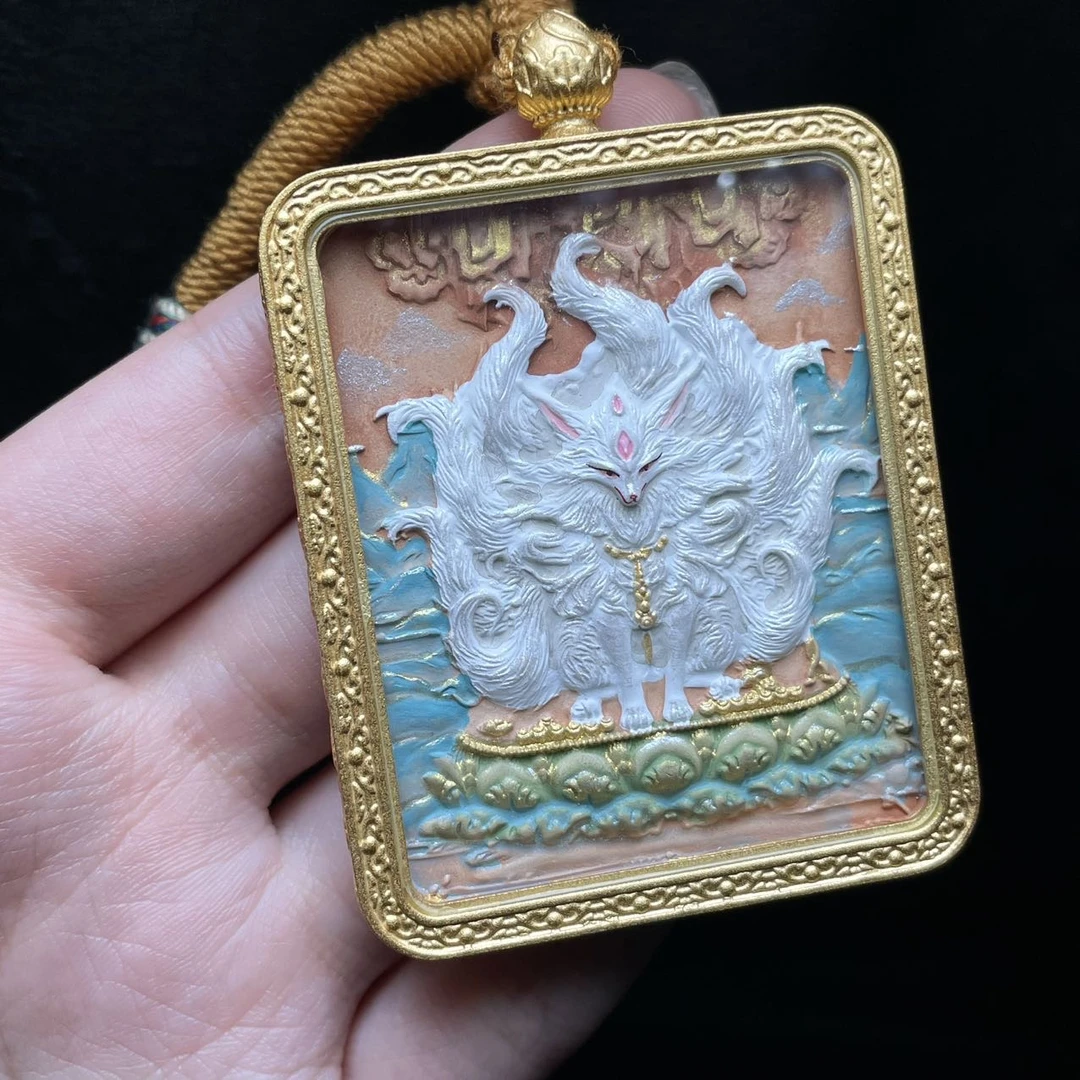 【文玩专场】 YZ12291-唐卡吊坠（狐仙）-56×46mm