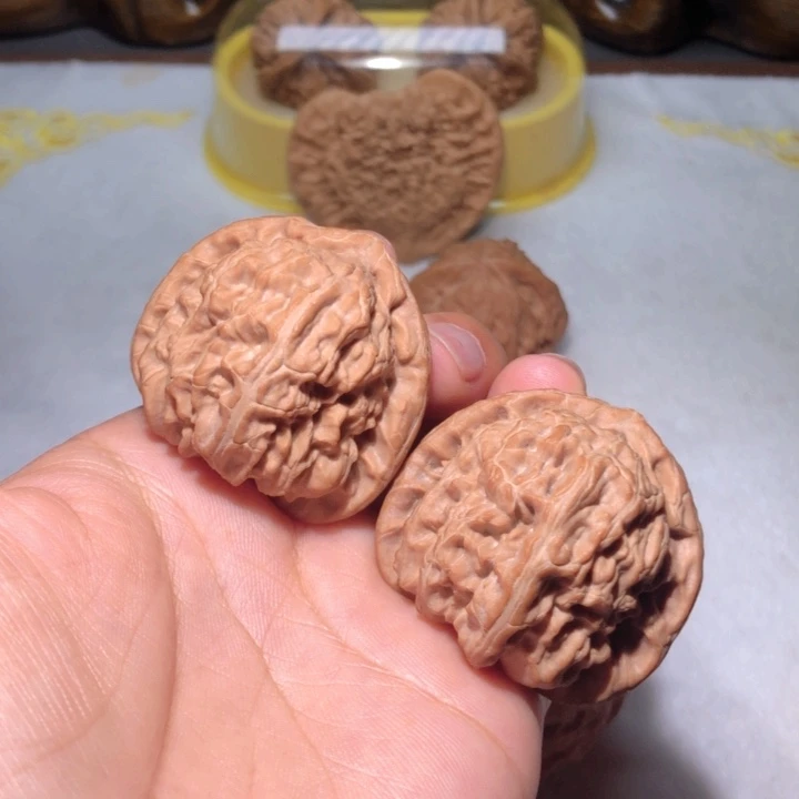 把件文玩核桃42三角白