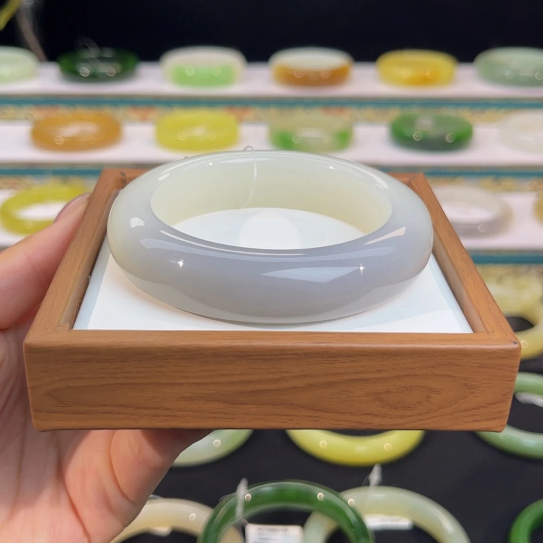 未镶嵌手镯和田玉香芋紫牛奶半山水