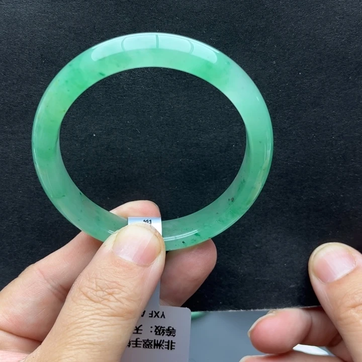 石英质玉未镶嵌手镯52.6