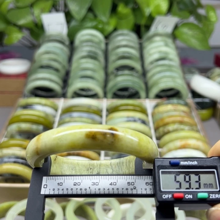 蛇纹石玉未镶嵌手镯5