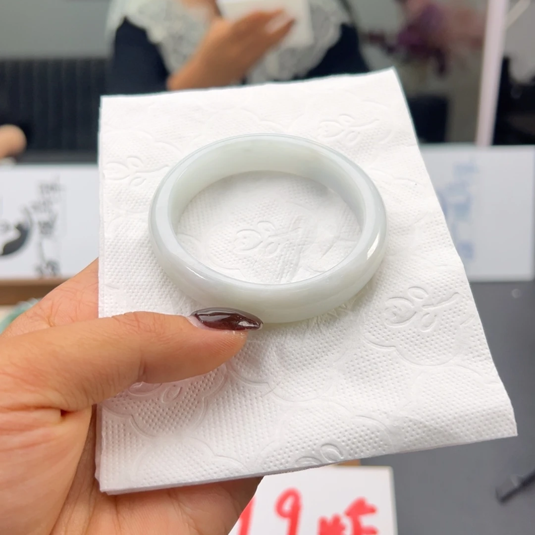 翡翠未镶嵌手镯51圈有纹裂翡翠