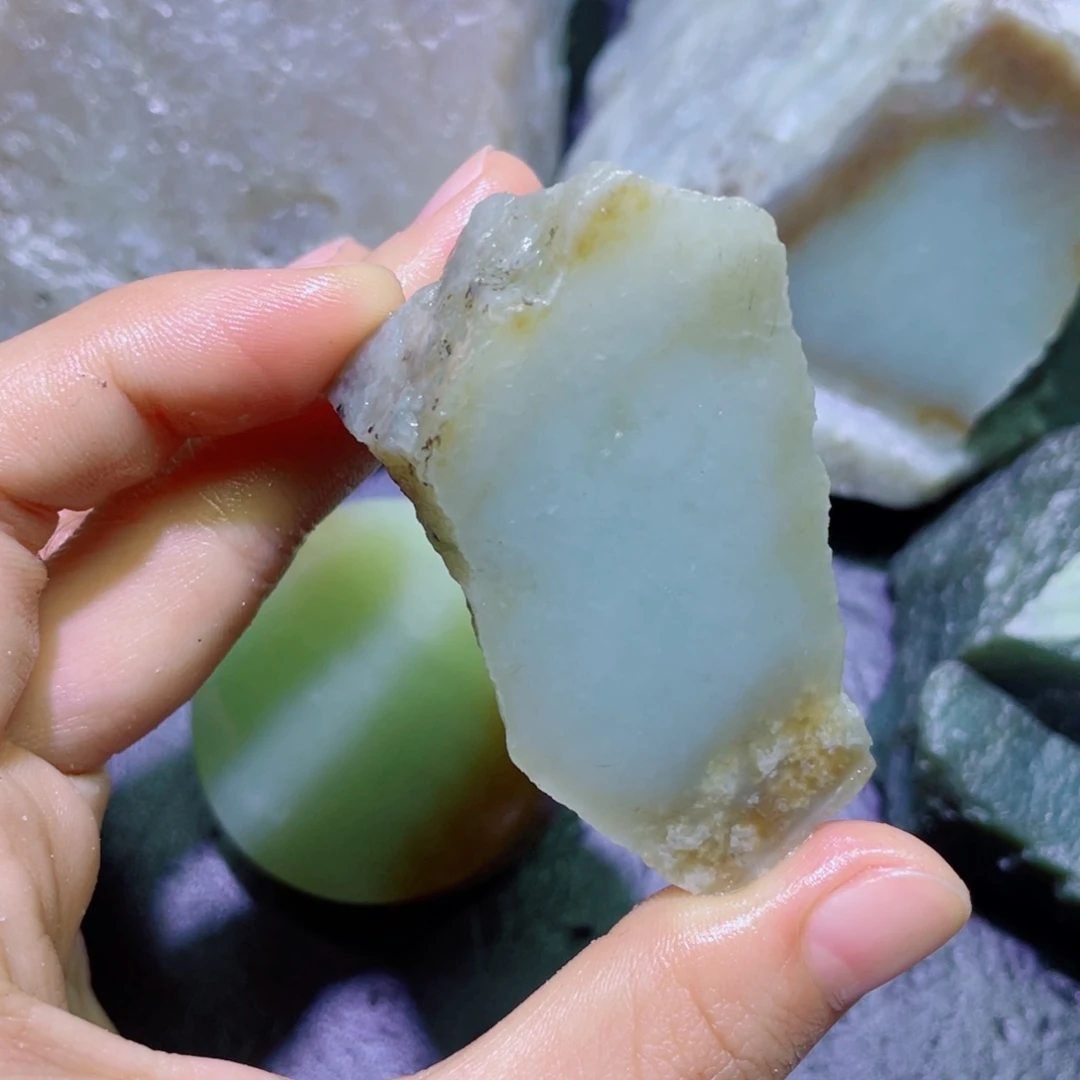 和田玉未镶嵌珠宝半成品