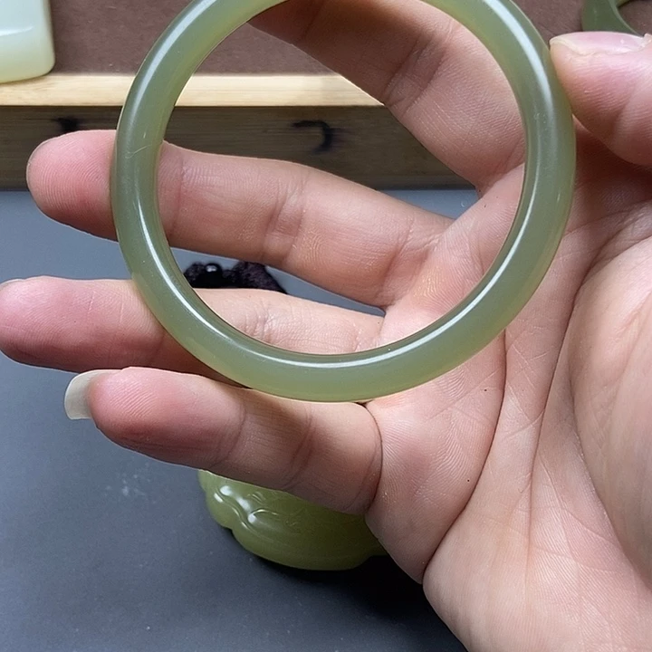可***恬和田玉（糖玉）未镶嵌颈饰