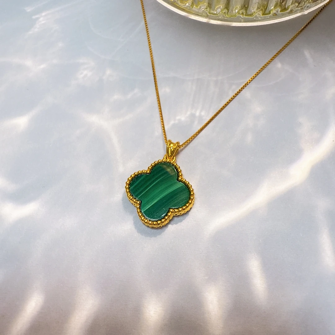 梵花足金绿四叶草吊坠