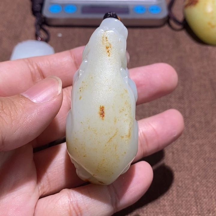 和田玉未镶嵌颈饰丰*