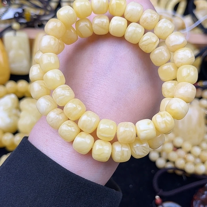 琥珀未镶嵌颈饰琥珀，多样性发其一