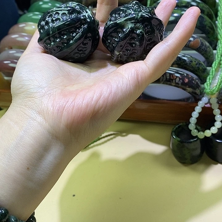 蛇纹石玉未镶嵌核桃手球