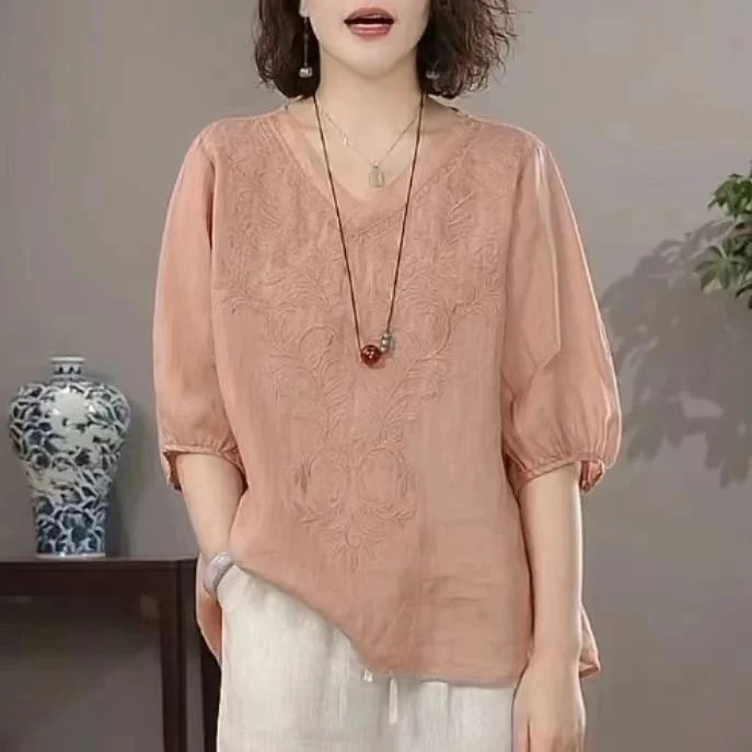 夏季妈妈大码复古风棉麻V领短袖上衣女士宽松大码刺绣薄款小衫女