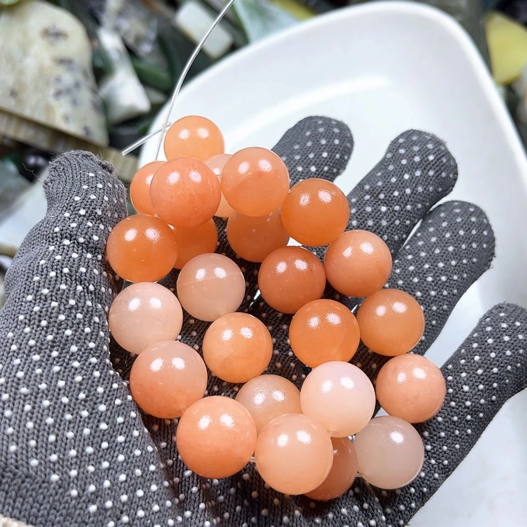 颈饰未镶嵌石英岩玉
