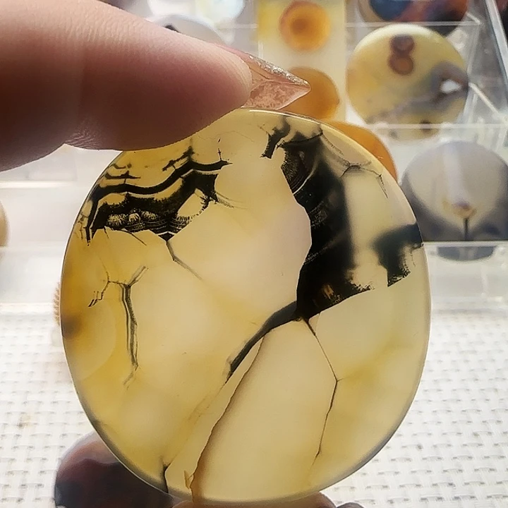 玛瑙/玉髓未镶嵌珠宝奇石