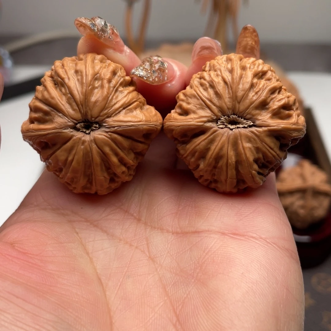 桃核把件黄*轩铁锤精配36