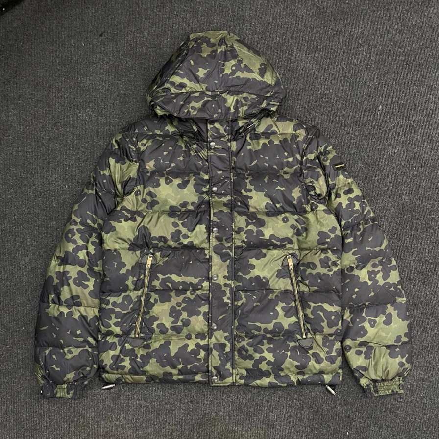 99新 BURBERRY/博柏利 迷彩皮标logo羽绒服/L码