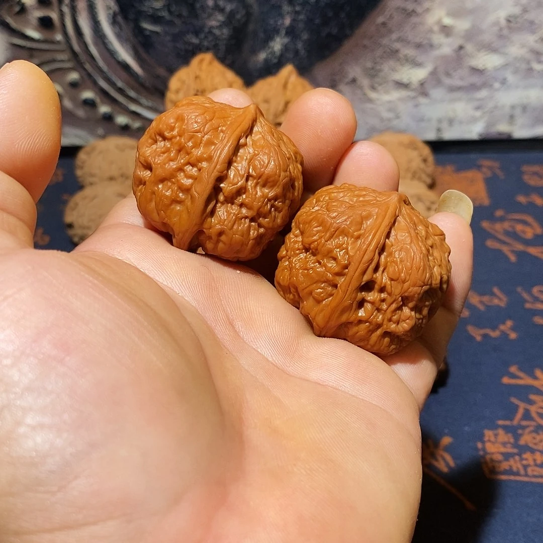 文玩核桃把件红方印