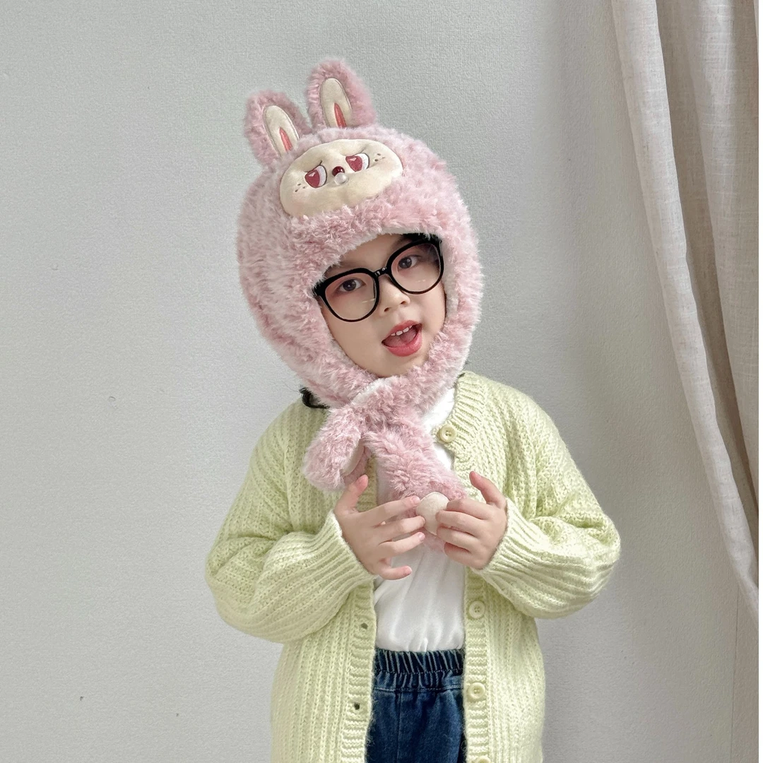 冬季新款儿童可爱小熊毛绒帽男女孩帽子围巾一体护耳套头帽拉布布