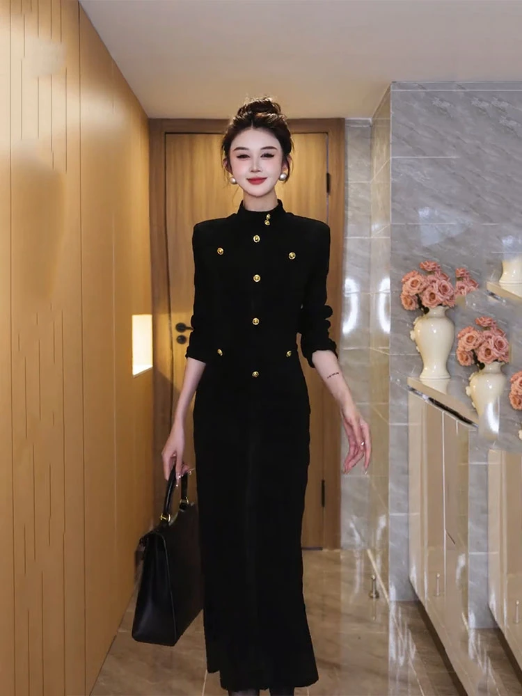 通勤高级感时尚黑色包臀裙女2025秋冬新款立领纽扣装饰复古显瘦裙