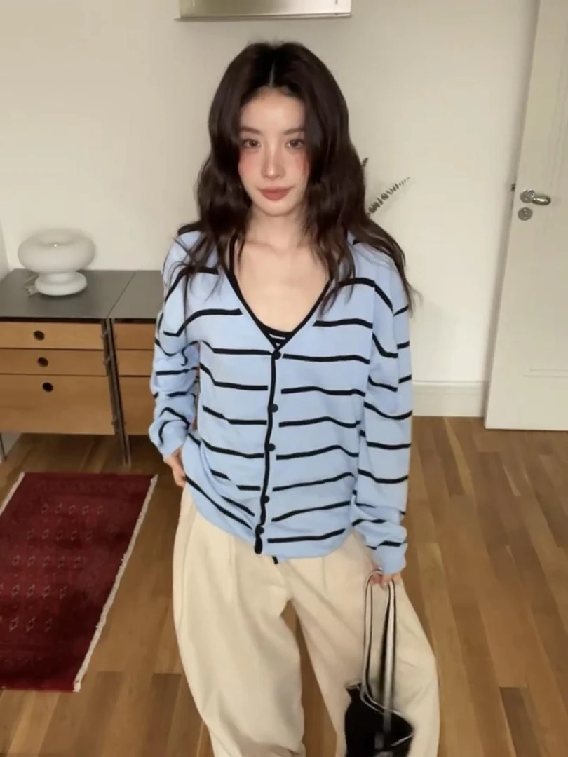 2025新款韩系慵懒风条纹针织开衫女秋冬宽松显瘦百搭V领两件套潮