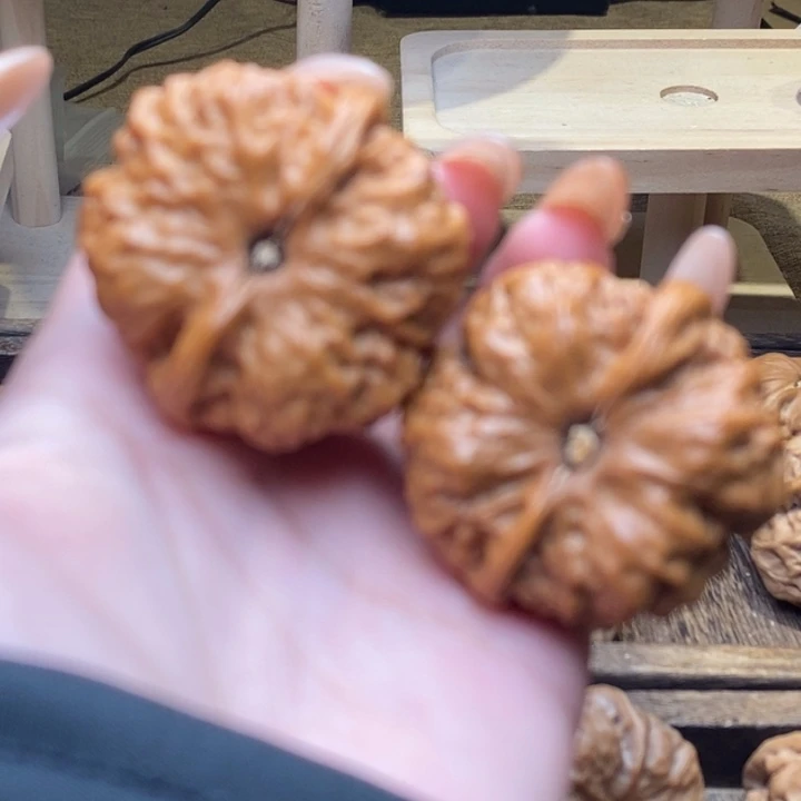 文玩核桃吊坠三角蛙40